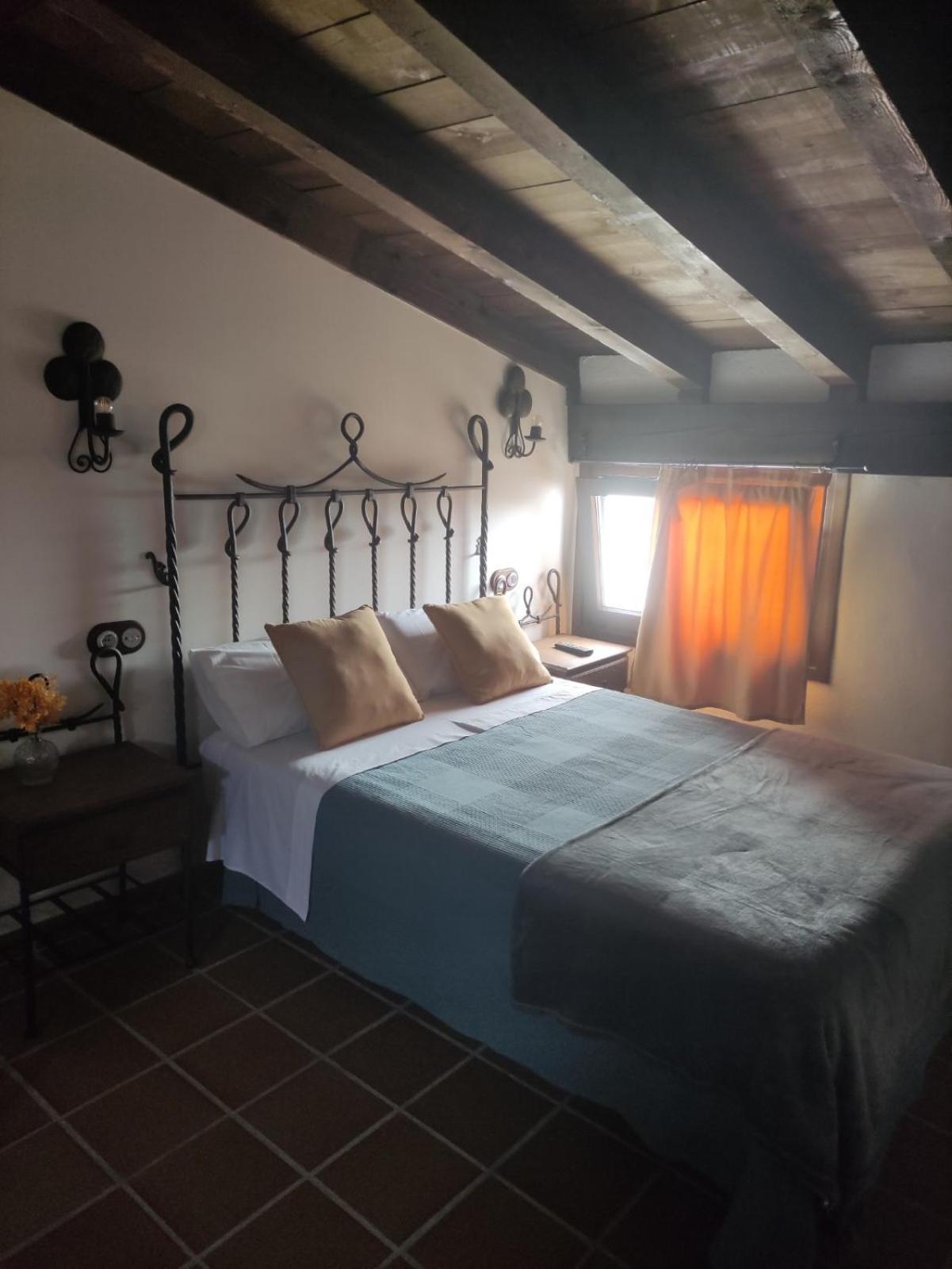 La Casa De La Abuela Amalia Leilighet Arenas de San Pedro Eksteriør bilde